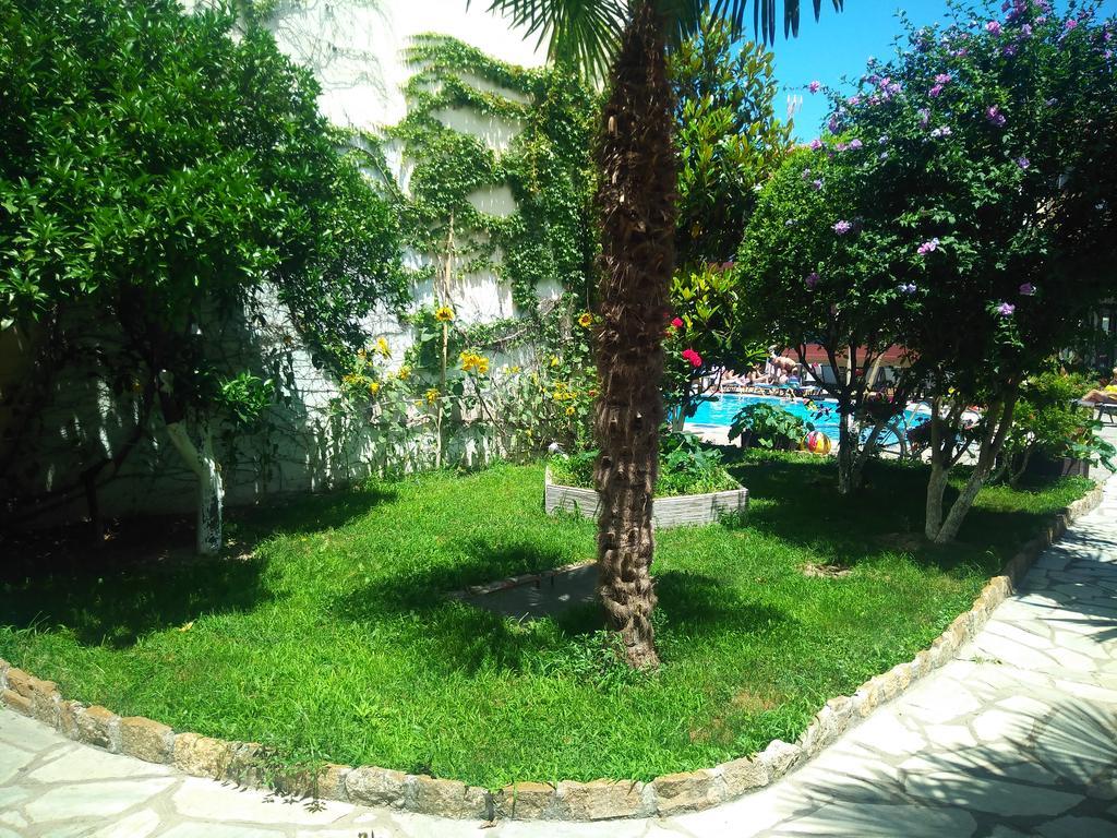 Pelli Hotel Pefkochori Luaran gambar